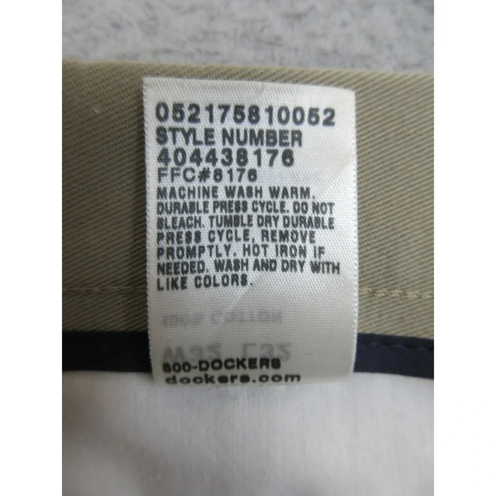 Dockers Pleated Khaki Chino Pants Mens 32x32 Beige Classic Fit Cotton Casual